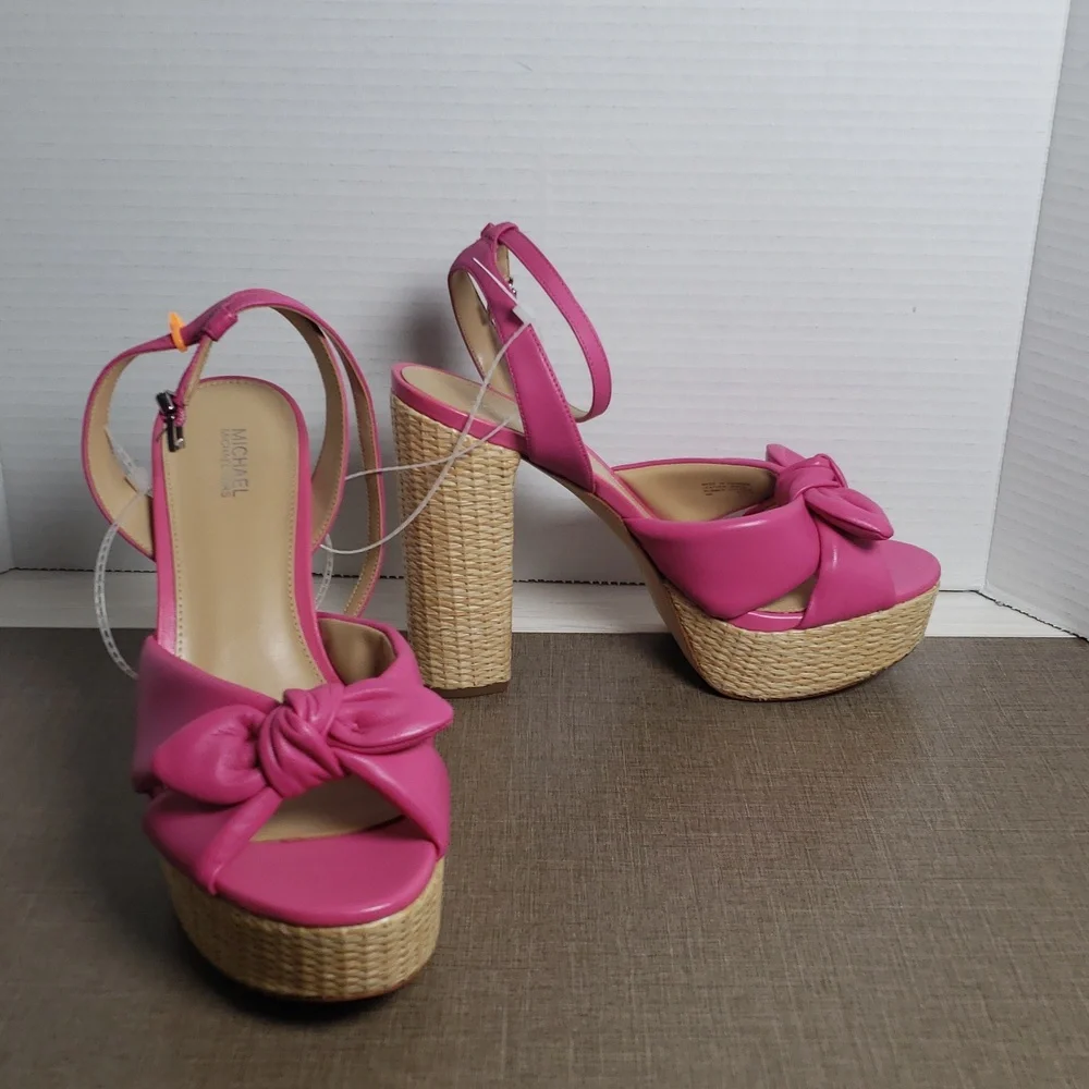 Michael Kors Sadie Pink Leather Bow Platform Sandals - SZ 9 - NWOT‎
